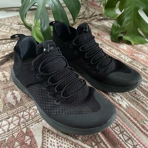 Black Nike Women’s Free RN Commuter size 8